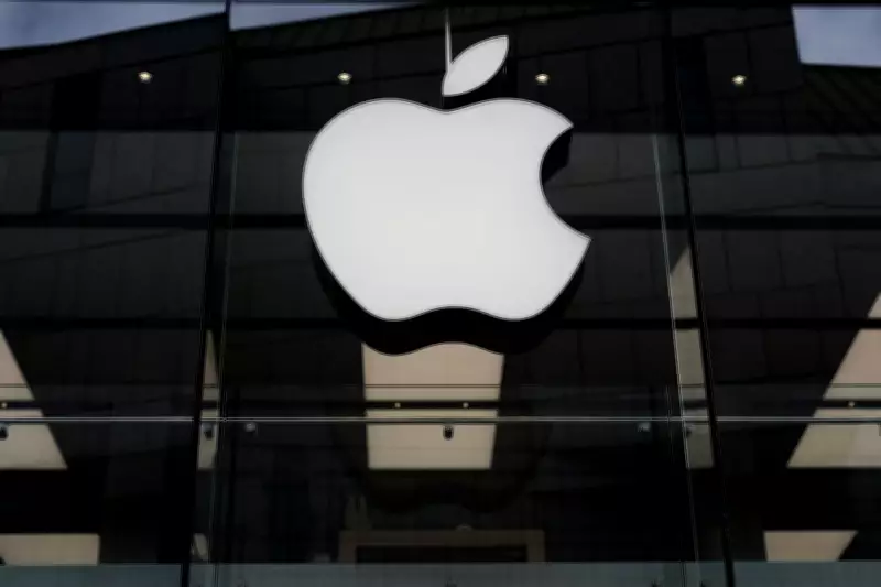 Apple Shares Rise on Strong Sales Ahead of CEO Change