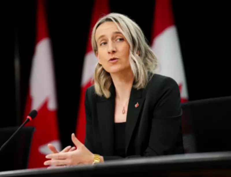 Canada's top doctor to update on Ebola and hantavirus today