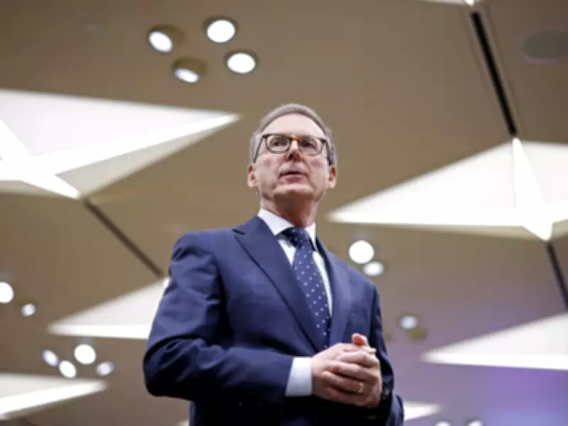 Central Banks Signal, Unemployment Rises, Enbridge Eyes Growth, Aritzia Hits Record