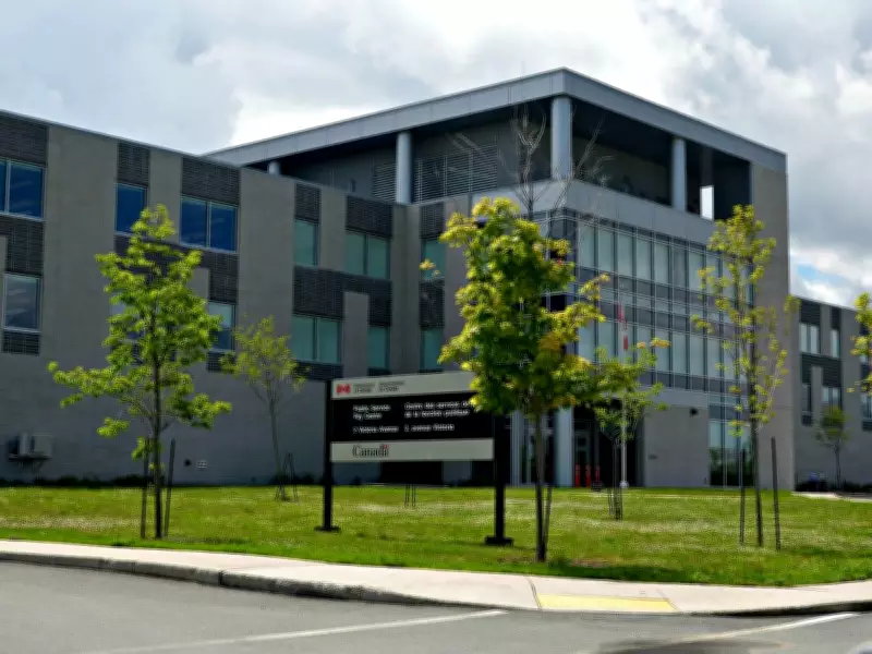 Feds Extend Contracts for 750+ Pay Centre Workers to Handle Phoenix Surge