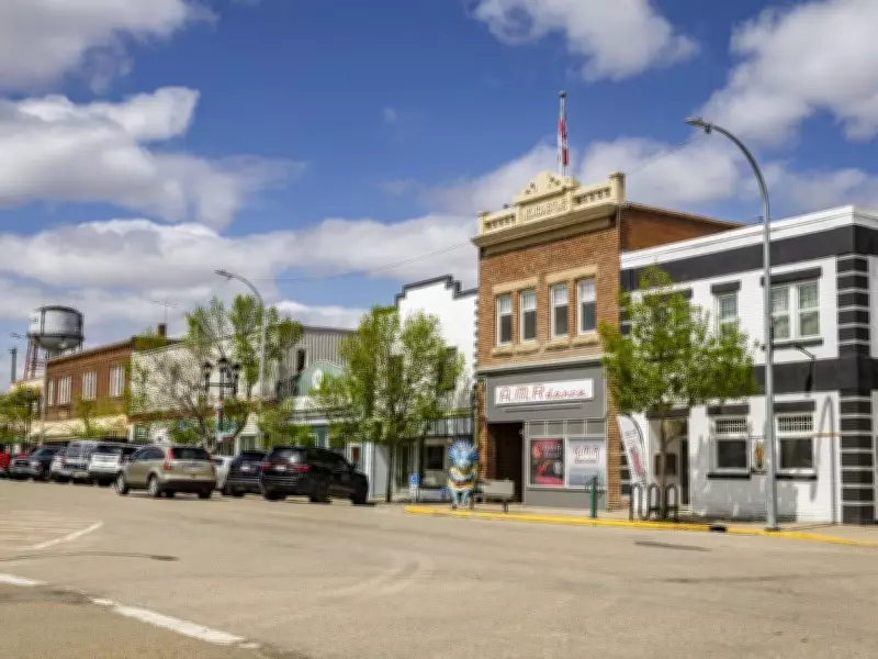 Free ValleyConnect Shuttle Links Drumheller Downtown to Tourist Sites