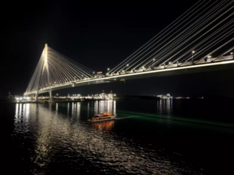 Gordie Howe International Bridge Tests New Deck Edge Lights
