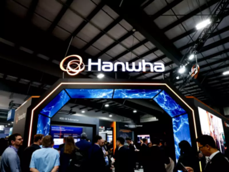 Hanwha Offers Rockets in Bid for Canadian Submarine Deal