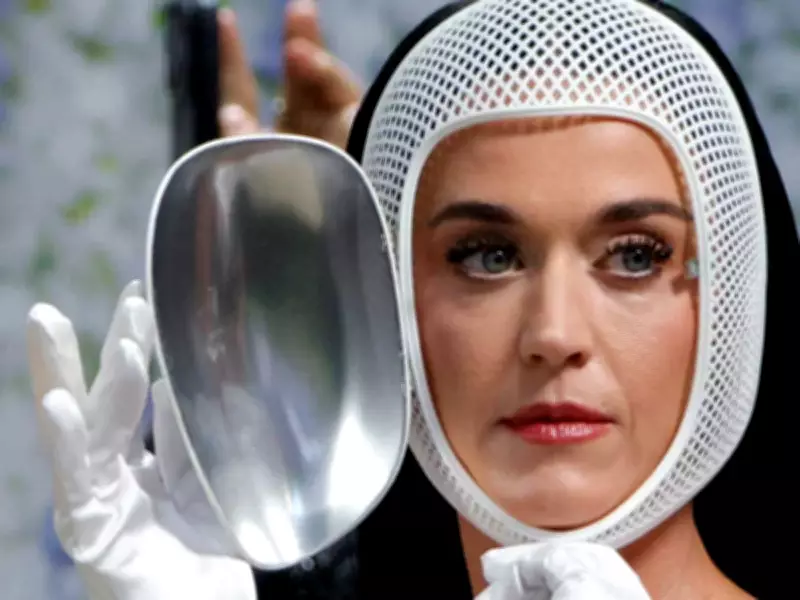 Katy Perry Praises Air Canada Crew for Handling Mid-Air Medical Emergency