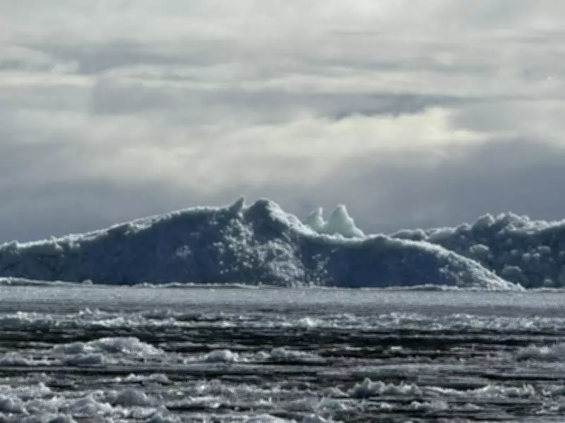 Massive Ice Ridges Pile Up on Lake Winnipeg in Unusual May Phenomenon