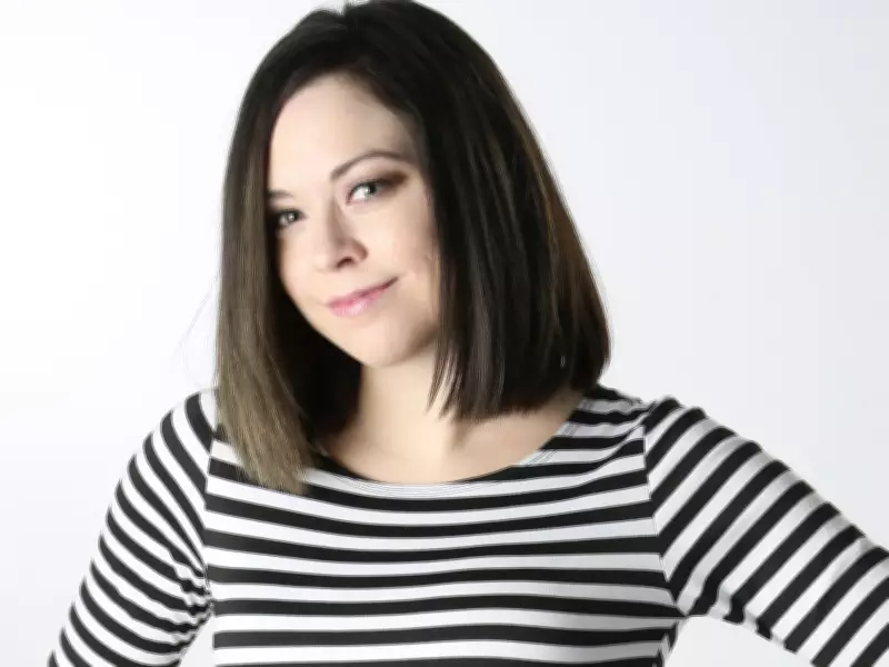 Meet SUNshine Girl Candice: Cat Mama and Concert Lover