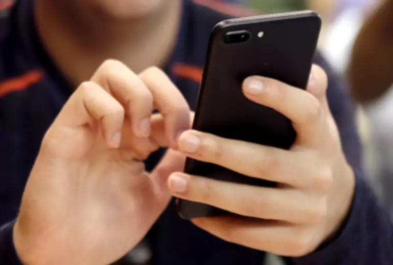 More Canadians struggle to spot online misinformation: report