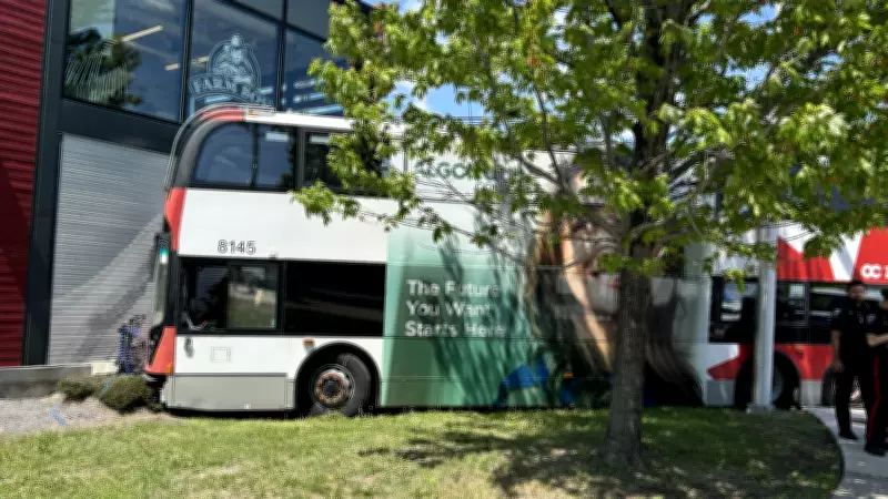 OC Transpo Bus Breaks Free From Tow Truck, Crashes into Farm Boy Store