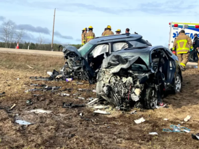 One airlifted to hospital after head-on crash north of Edmonton on Highway 44
