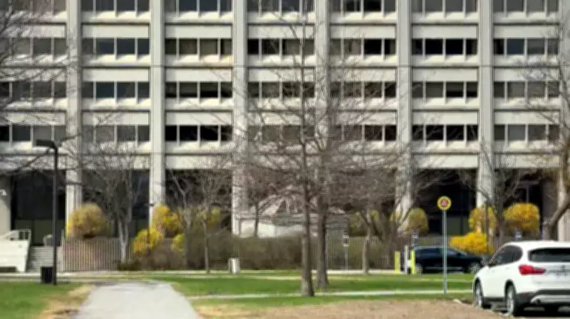 Over 7,000 Federal Employees Apply for Early Retirement Packages