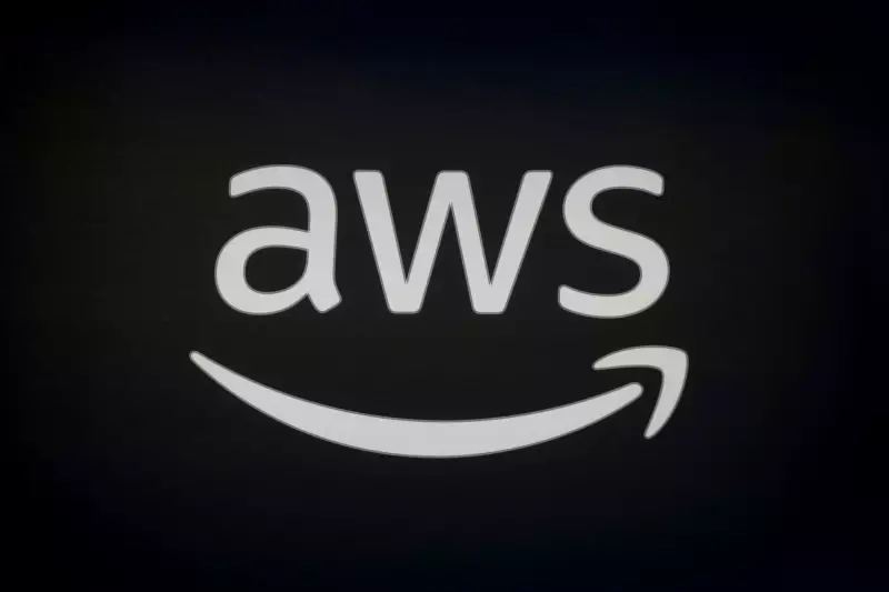 Snowflake stock jumps on AWS deal and upbeat forecast, reversing lagging sentiment