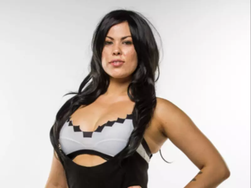 SUNshine Girl Dee: A Libra with Hazel Eyes and Classic Taste