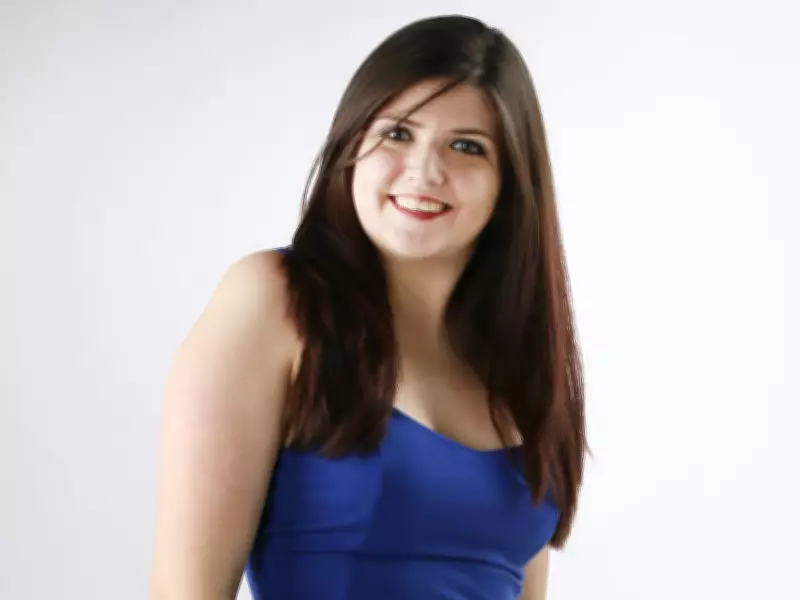 SUNshine Girl Nikki: Dog Groomer Who Loves Hockey and Cars