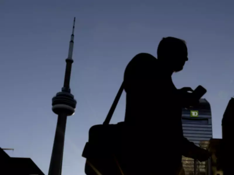 Toronto Power Outage Hits Financial District After Transmission Fire