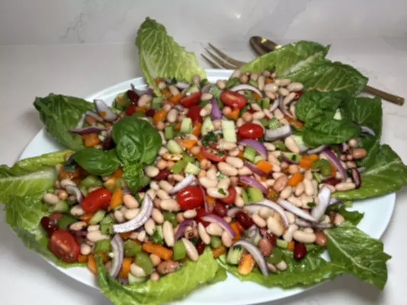 Try This Oh-So Easy Medley Bean Salad Recipe