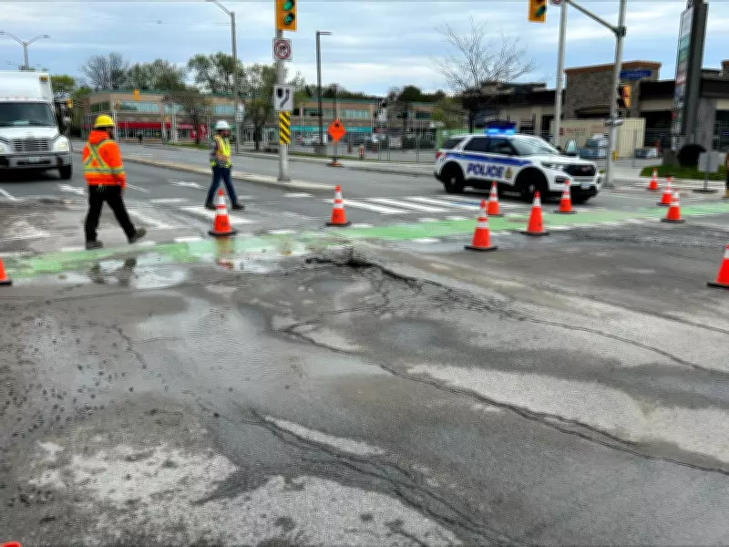 Water main break closes Westboro intersection, Hwy. 417 off-ramp in Ottawa