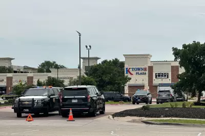 2 killed, 3 injured in shooting near Dallas shopping mall