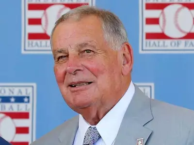 Blue Jays honor Bobby Cox, manager who led team to first division title