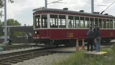 Edmonton Streetcar Service Returns on High Level Bridge and Fort Edmonton Park