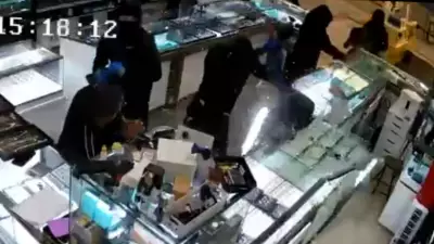 Smash-and-Grab Robbery at Edmonton Jewelry Store Injures 1, 4 Suspects at Large