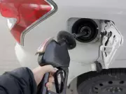 Analysts Predict Further Drop in Local Gasoline Prices This Weekend