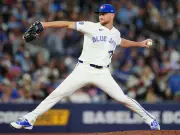 Blue Jays DFA Eric Lauer, Canadiens' Hutson Meets 7-Foot-9 NCAA Star