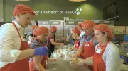 Calgary Mayor Farkas Volunteers with Brown Bagging for Kids