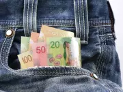 Canadian Average Weekly Earnings Reach $1,333; Nunavut Leads Provinces