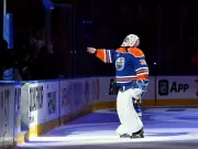 Edmonton Oilers to Keep Struggling Goalie Jarry, Seek Outside Help: Insider