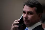 Flávio Bolsonaro Denies Wrongdoing in Bank Loan Scandal