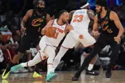 Jalen Brunson leads Knicks to stunning 115-104 OT win over Cavs in Game 1