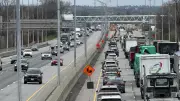 Lane closures on Hwy. 417 at Pinecrest due to Stage 2 LRT work cause traffic delays