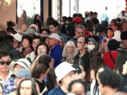 Oakridge Park Opens: Vancouver's New Luxury Mall Draws Huge Crowds