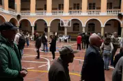 Pro-Trump de la Espriella and Peace-Builder Cepeda Face Off in Colombia Runoff