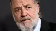 Russell Crowe Defends Autograph Etiquette After TMZ Video Goes Viral