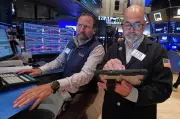 S&P/TSX drops 200 points, U.S. markets mixed; oil prices, layoffs in focus