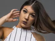 Sunshine Girl Katie: Hazel-Eyed Scorpio Loves Travel and Fitness
