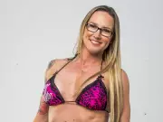 SUNshine Girl Mandie: A Down-to-Earth Country Gal
