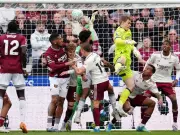 Ugly Premier League season staggering to finish with Arsenal near title