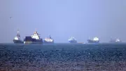 US Destroys Iranian Boats, Intercepts Missiles in Strait of Hormuz