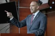 US House to Vote Again on Iran War Authorization; Democrats Seek Breakthrough