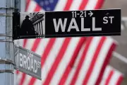 Wall Street Banks Launch Loan Sale to Refinance Warner Bros. Bridge Facility