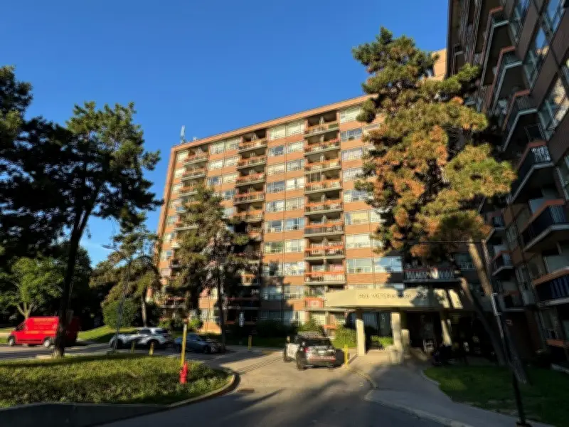 1 dead in North York apartment fire hours after fatal Brampton crash