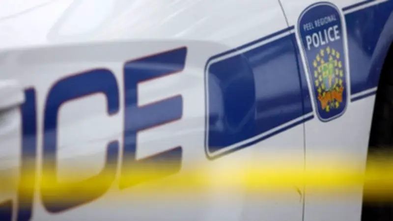 2 in hospital after 3-vehicle crash in Mississauga: Peel police