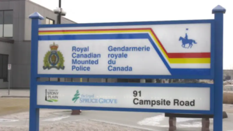 2 seriously injured in crash between gravel truck and car near Edmonton