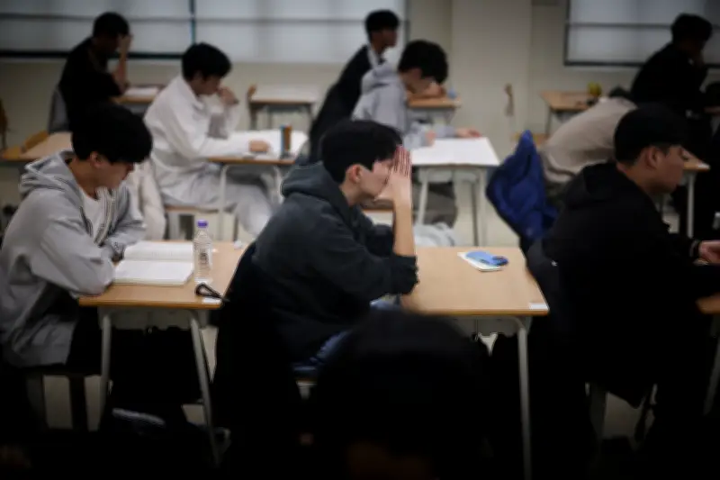 AI Glasses Fuel Cheating Epidemic in Asia's High-Stakes Exams