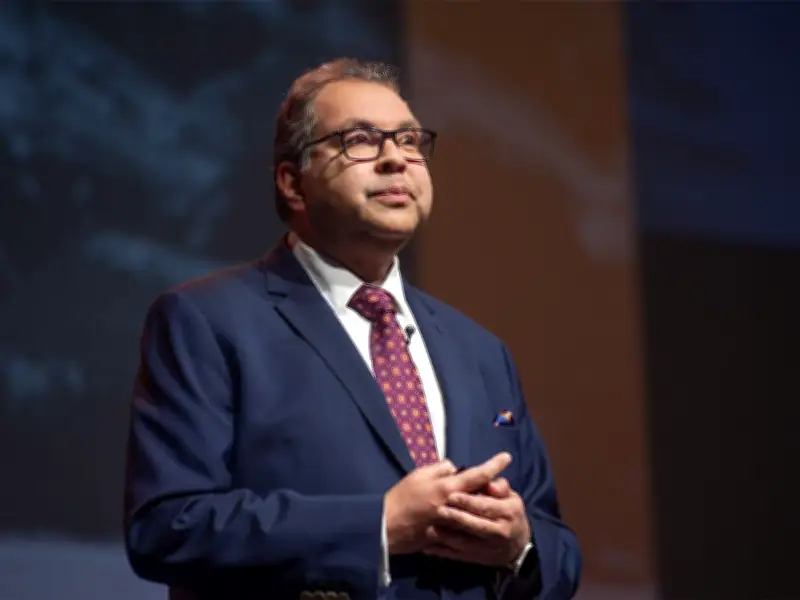 Alberta NDP Leader Nenshi Urges Federal Review of Dual Practice Surgery Model