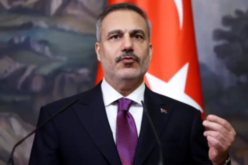 Anand Welcomes Turkish Counterpart to Ottawa Ahead of NATO Summit