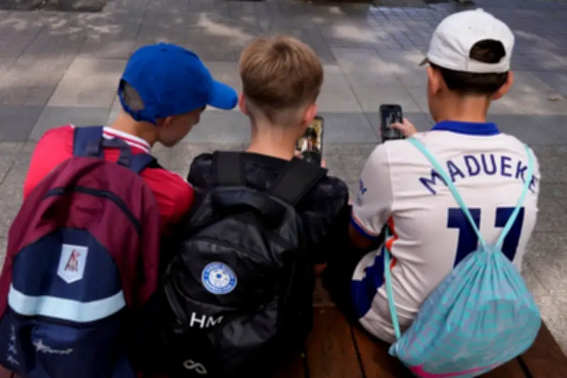 Australia to Tighten Laws Banning Children from Social Media
