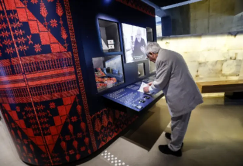 Avi Lewis Chides Miller Over Canadian Museum for Human Rights Palestinian Wording